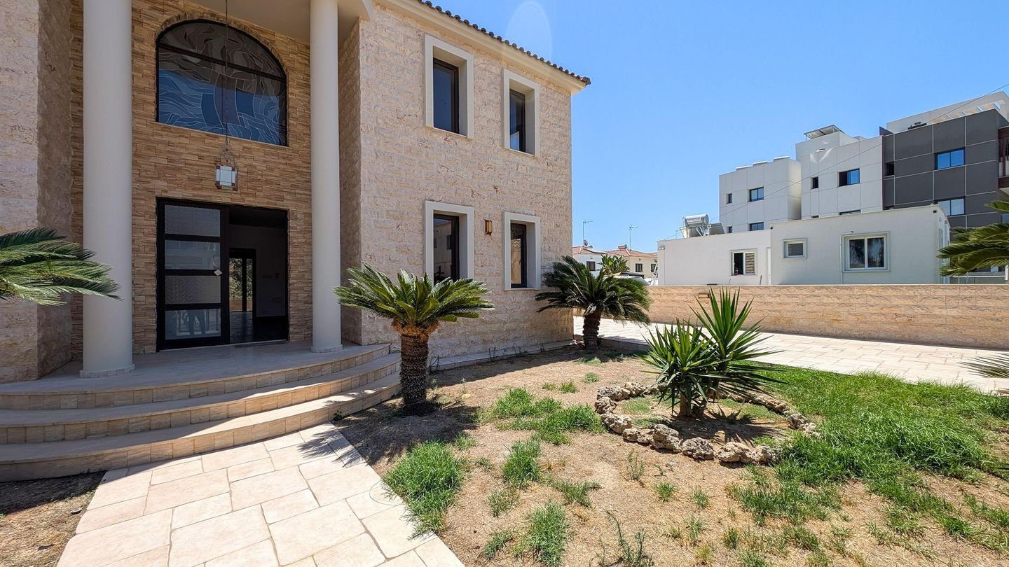 Four-Bedroom mansion in Livadia, Larnaca photo 7