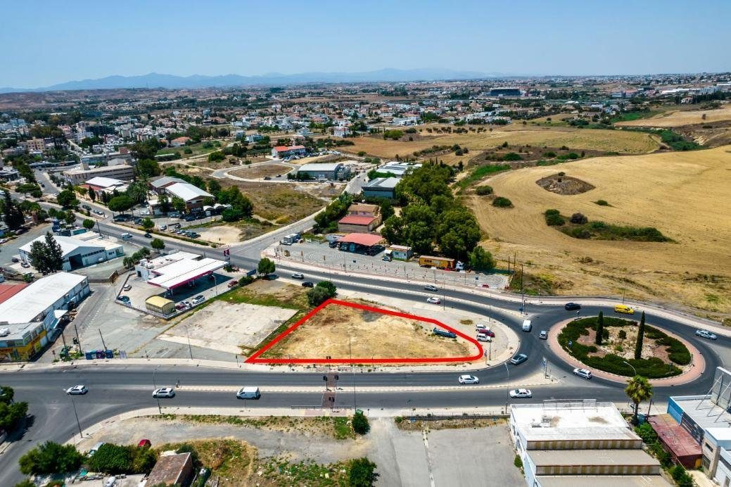 Commercial field in Latsia, Nicosia photo 5