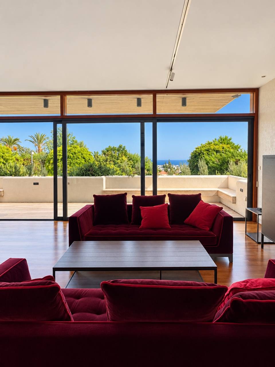 6 BR Villa with Sea View in Agios Athanasios, Limassol photo 3