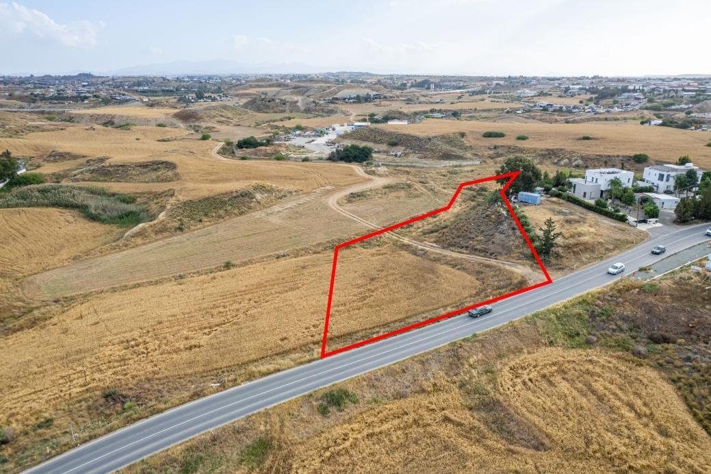 Residential field in Lakatamia, Nicosia photo 2