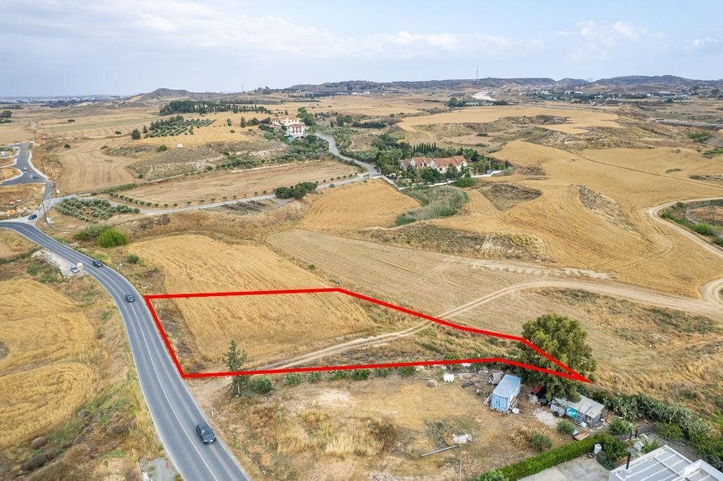 Residential field in Lakatamia, Nicosia photo 4