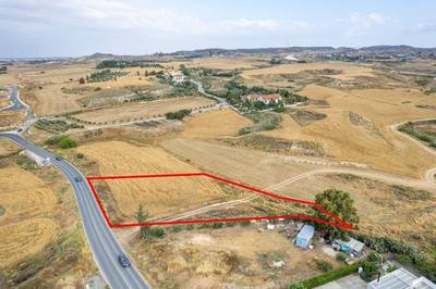Residential field in Lakatamia, Nicosia thumbnail 4