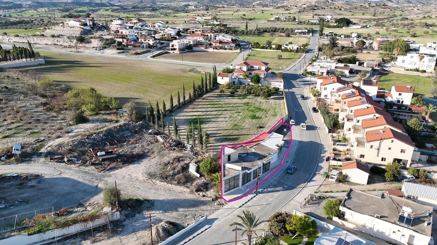 Building with two shops located in  Anafotida, Larnaca photo 3