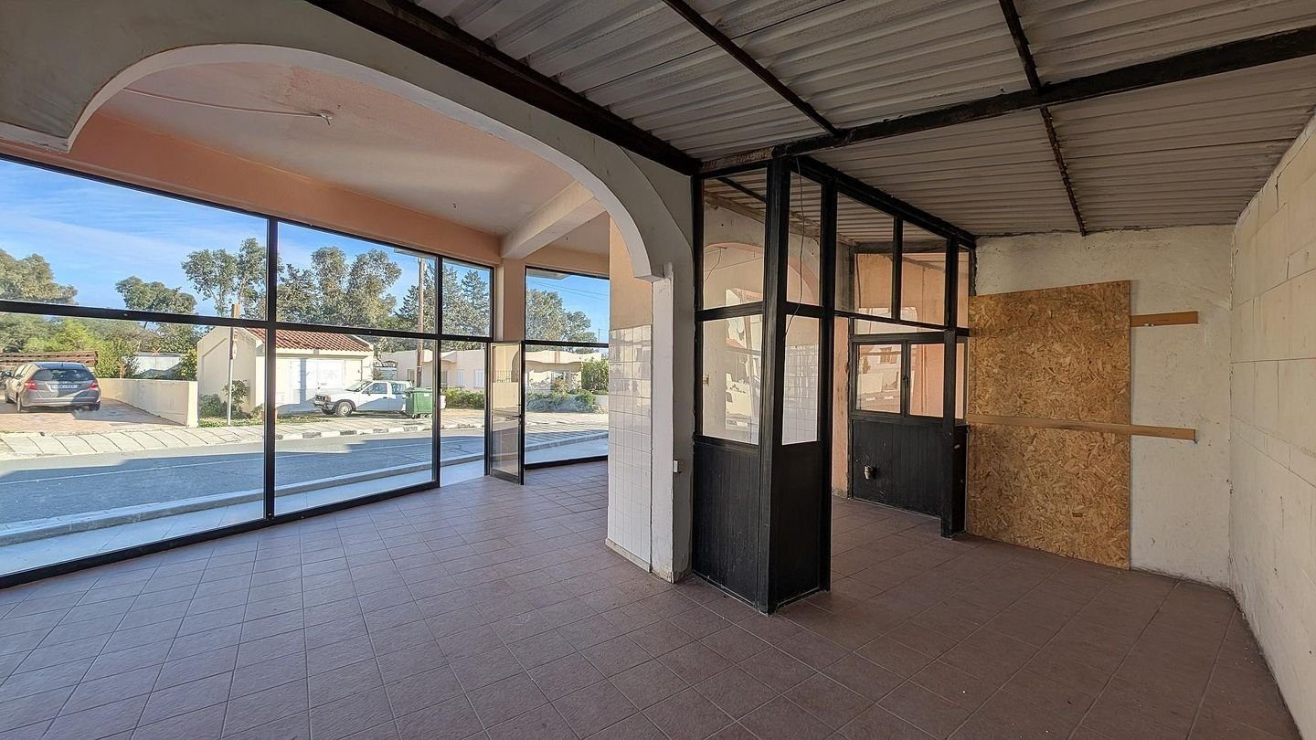 Building with two shops located in  Anafotida, Larnaca photo 9