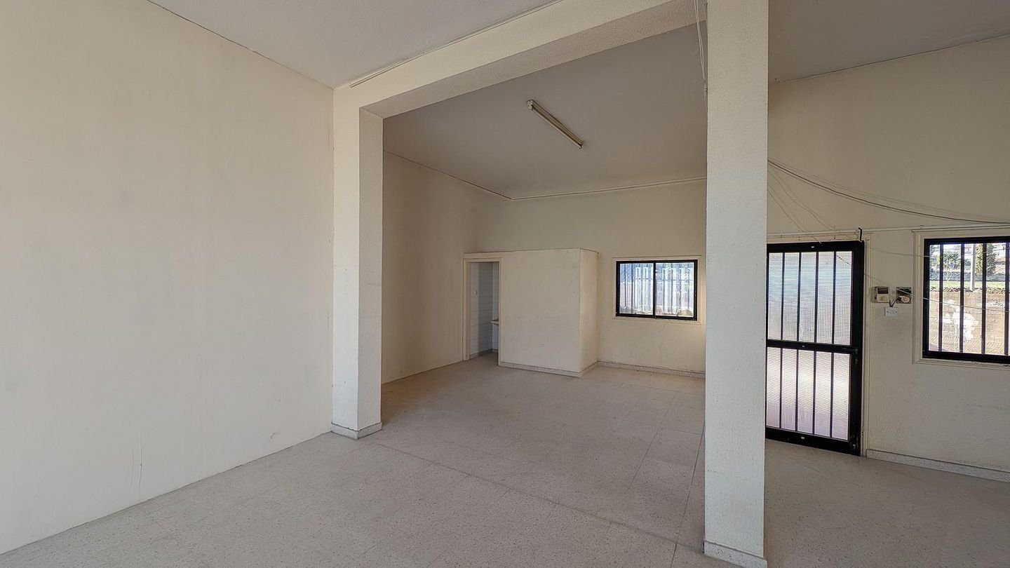 Building with two shops located in  Anafotida, Larnaca photo 18