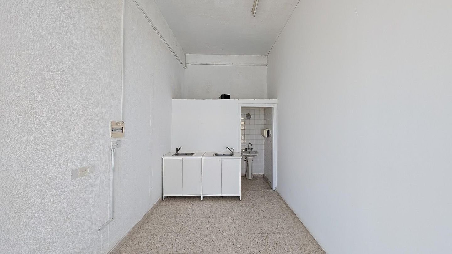 Building with two shops located in  Anafotida, Larnaca photo 15