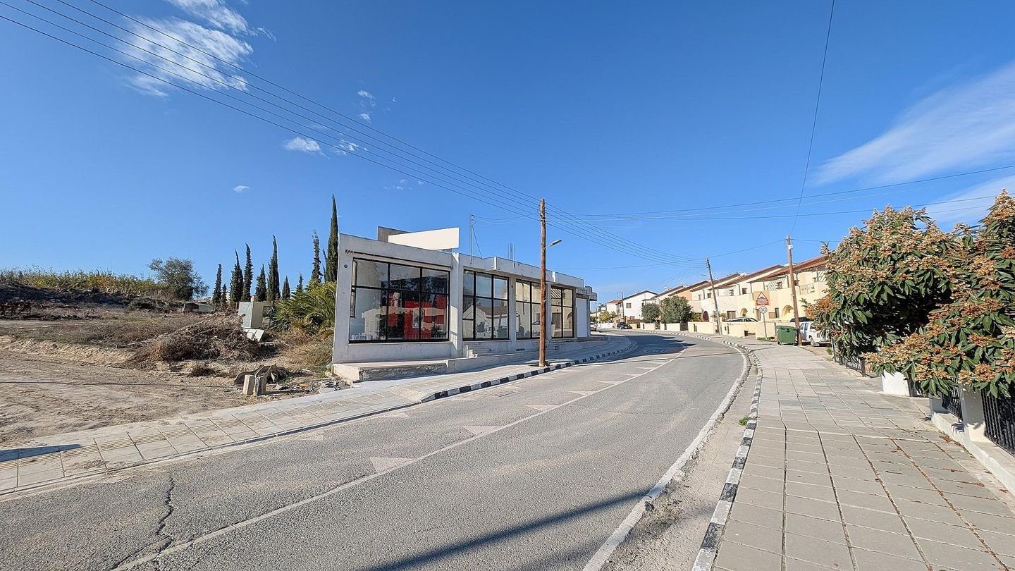 Building with two shops located in  Anafotida, Larnaca photo 6