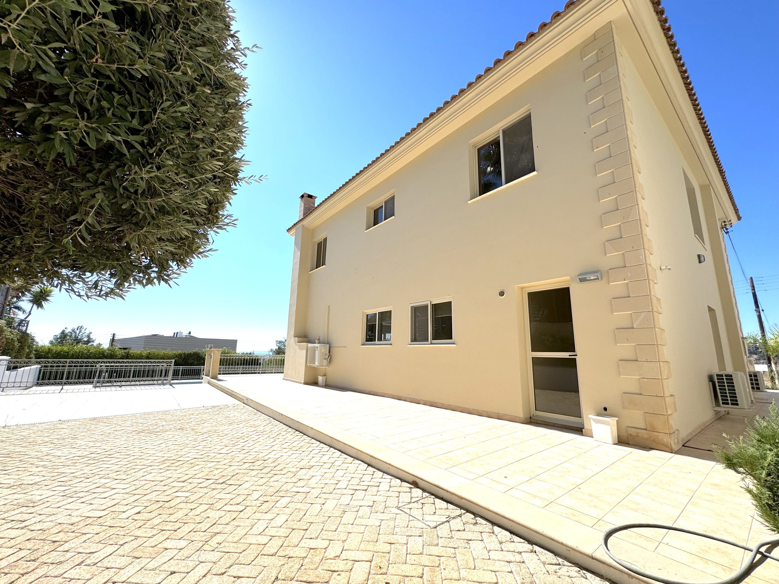 5 BR Villa in Limassol, Germasogeia photo 4