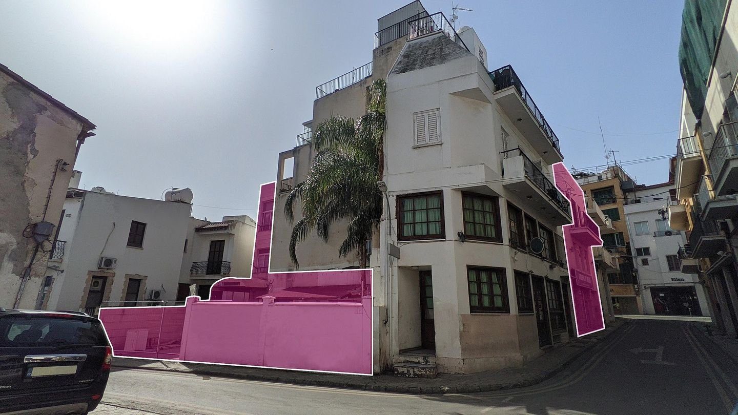 Mixed use building in Trypiotis (Old Town), Nicosia photo 3