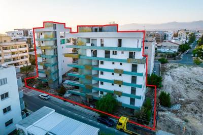 Residential building blocks in Agioi Konstantinou & Elenis, Nicosia thumbnail 3